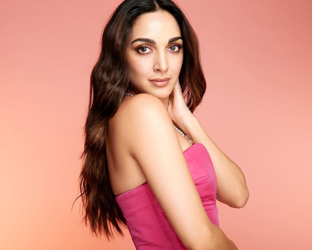 Indian Actress Kiara Advani Photoshoot Stills Gone Viral - Sakshi5