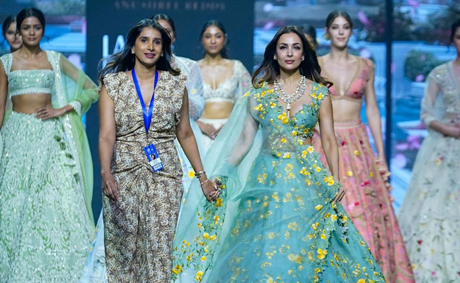 Lakme Fashion Week 2024 popular models photos goes viral - Sakshi1