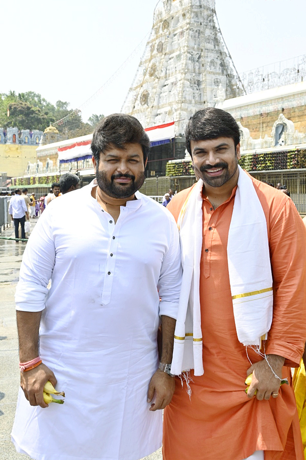  Actor Ashwin Babu ANd Music Director SS Thaman visits Tirumala Photos - Sakshi4