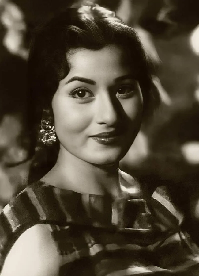 The Bollywood Beauty Queen Madhubala Rare Photos - Sakshi16