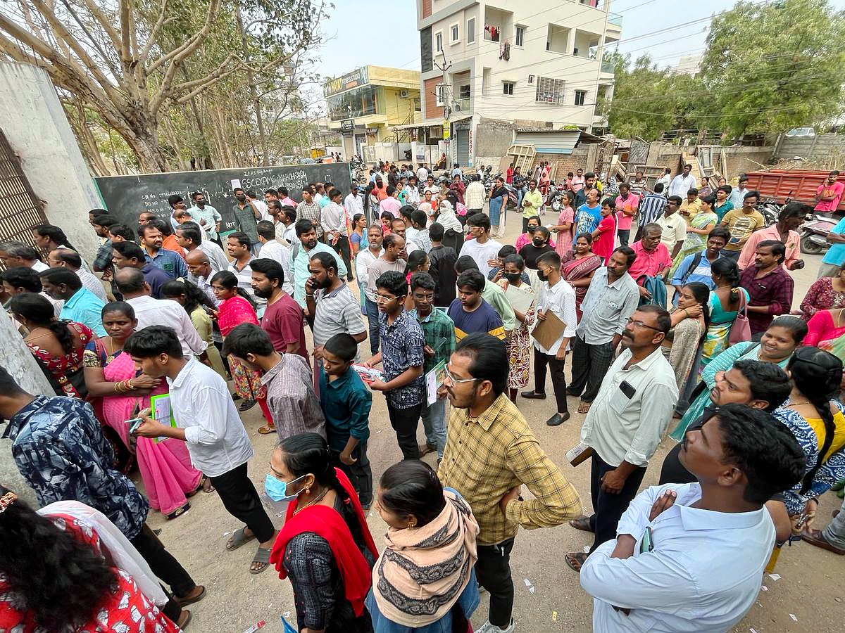 Andhra pradesh And Telagana SSC Exams Started Photos - Sakshi14