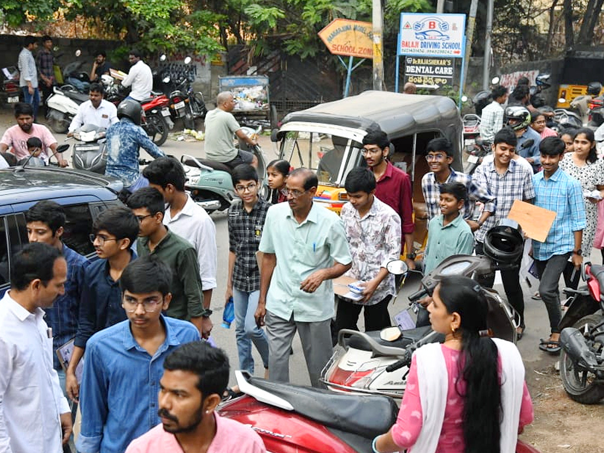 Andhra pradesh And Telagana SSC Exams Started Photos - Sakshi25