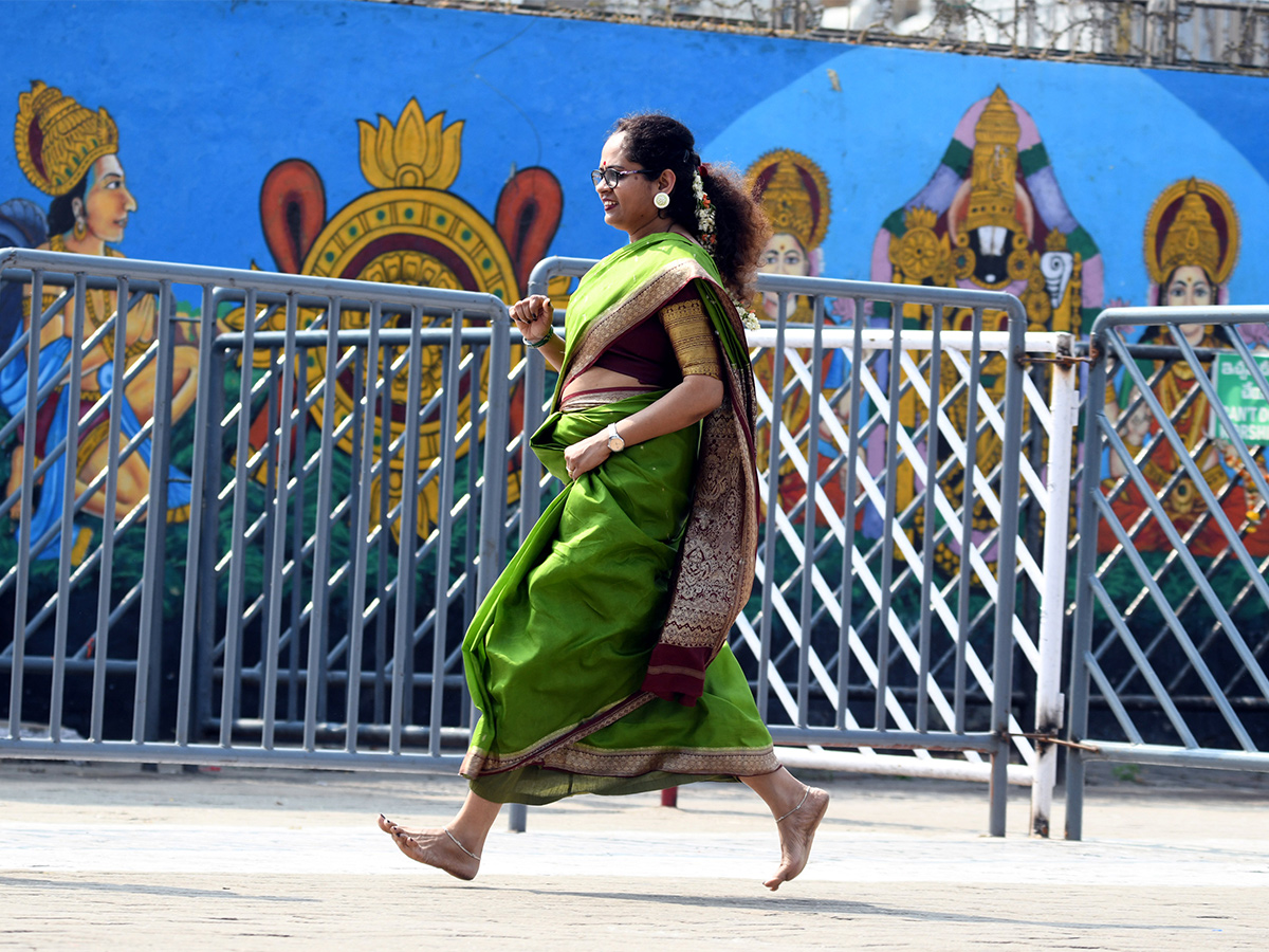 Devotees At Tirumala Balaji Temple Experienced Severe Heat Wave Conditions, Photos Inside - Sakshi12