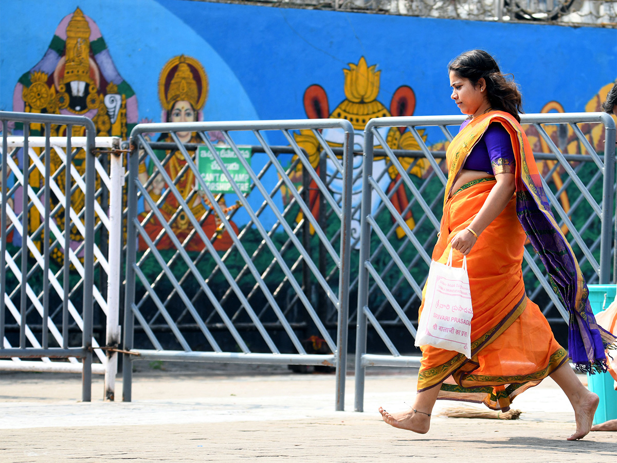 Devotees At Tirumala Balaji Temple Experienced Severe Heat Wave Conditions, Photos Inside - Sakshi13