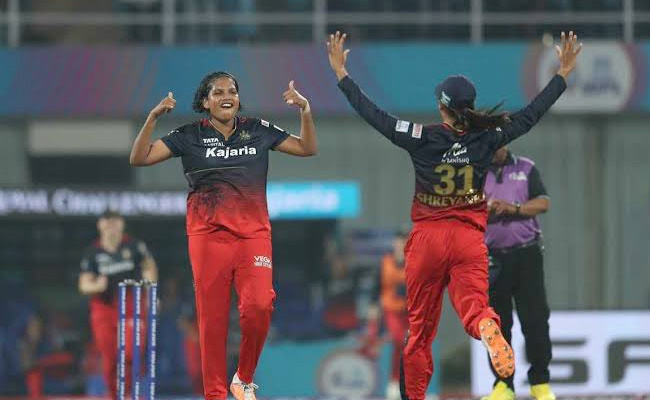 Royal Challengers Bangalore beat Delhi Capitals to win title Photos - Sakshi18