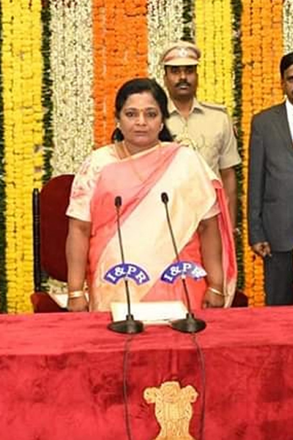 Telangana governor Tamilisai Soundararajan resigns Photos - Sakshi8