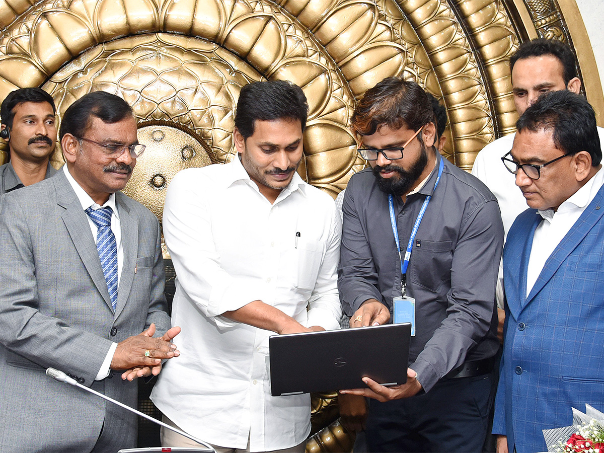 CM YS Jagan Launches Various Schemes Photos - Sakshi15