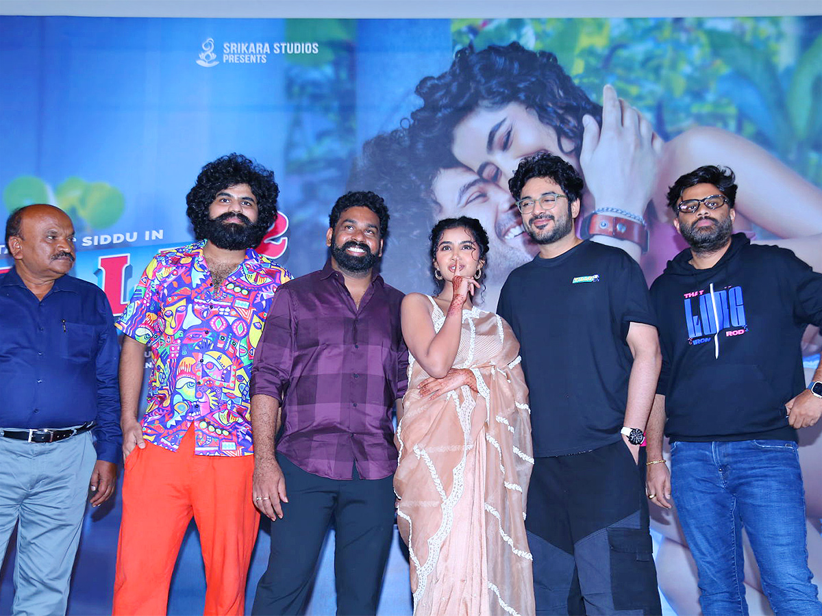 Tillu Square Press Meet Photos - Sakshi17