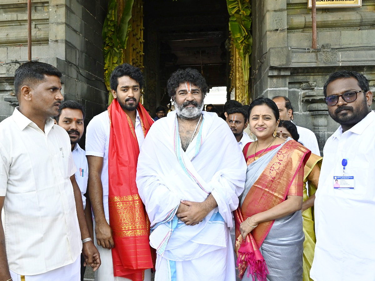 Tollywood Celebrities Special Prayers At Tirumala Tirupati Photos - Sakshi2