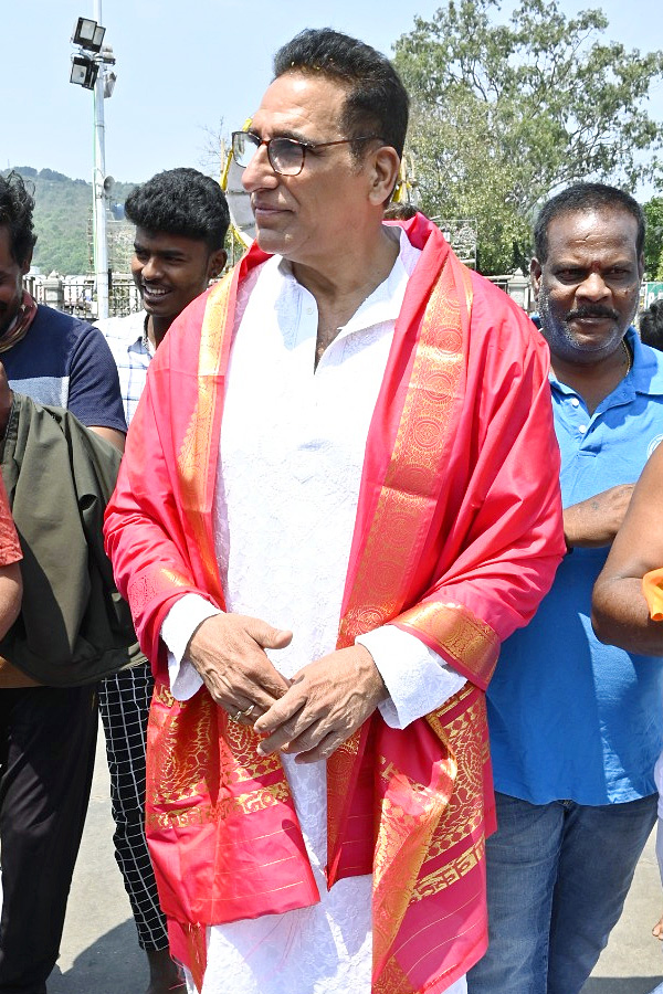 Tollywood Celebrities Special Prayers At Tirumala Tirupati Photos - Sakshi15