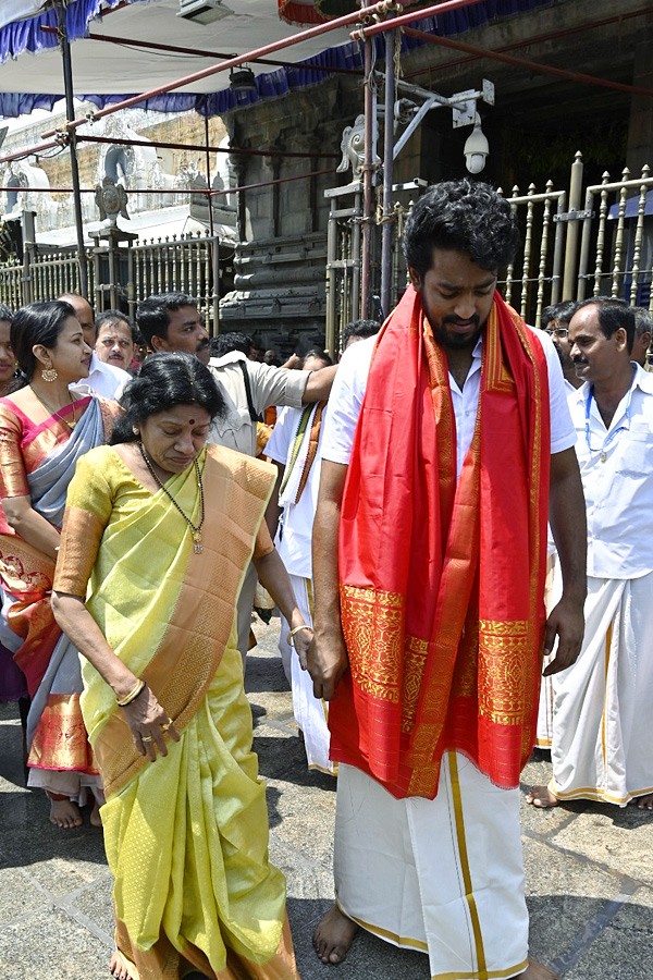 Tollywood Celebrities Special Prayers At Tirumala Tirupati Photos - Sakshi7