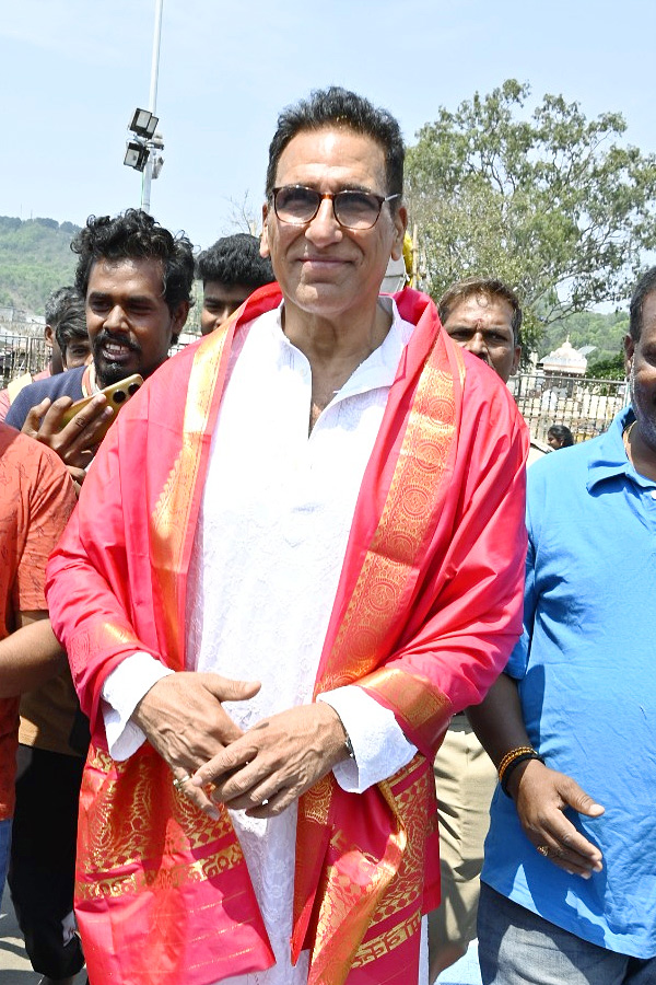 Tollywood Celebrities Special Prayers At Tirumala Tirupati Photos - Sakshi16