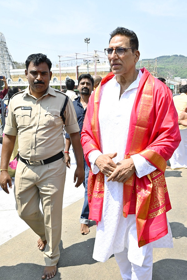 Tollywood Celebrities Special Prayers At Tirumala Tirupati Photos - Sakshi19