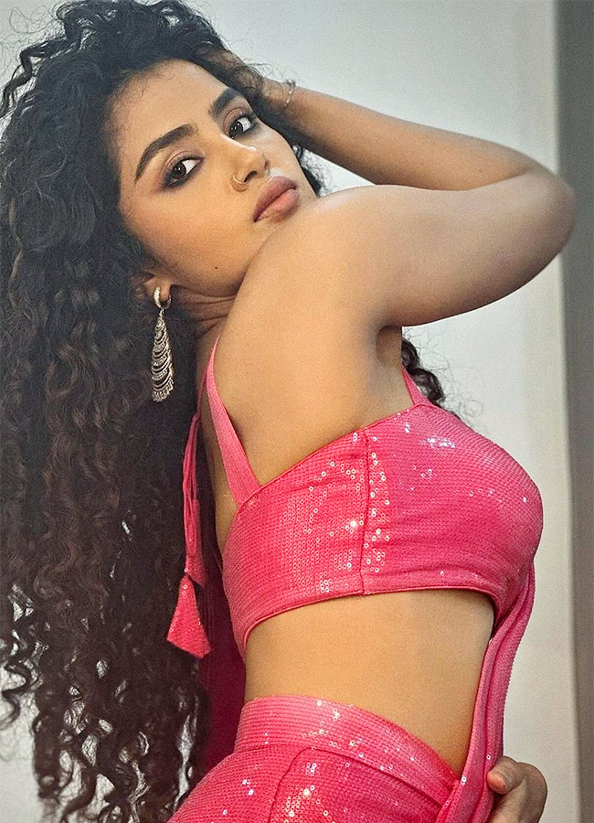 actress anupama parameswaran hot pics - Sakshi16