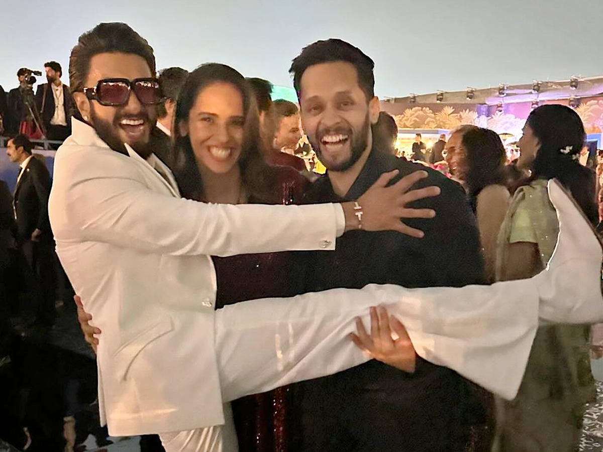 Saina Nehwal sizzles with husband Parupalli Kashyap at the Anant Ambani Pre Wedding photos - Sakshi11