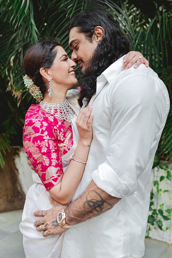 varalakshmi sarathkumar engagement Photos Viral - Sakshi4