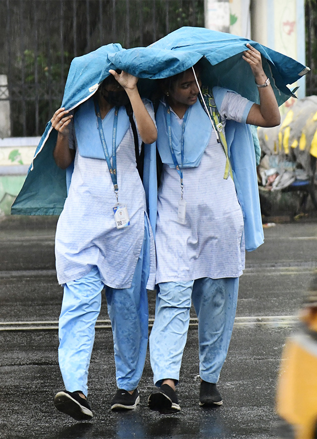 Heavy Rains in Visakhapatnam Photos - Sakshi20