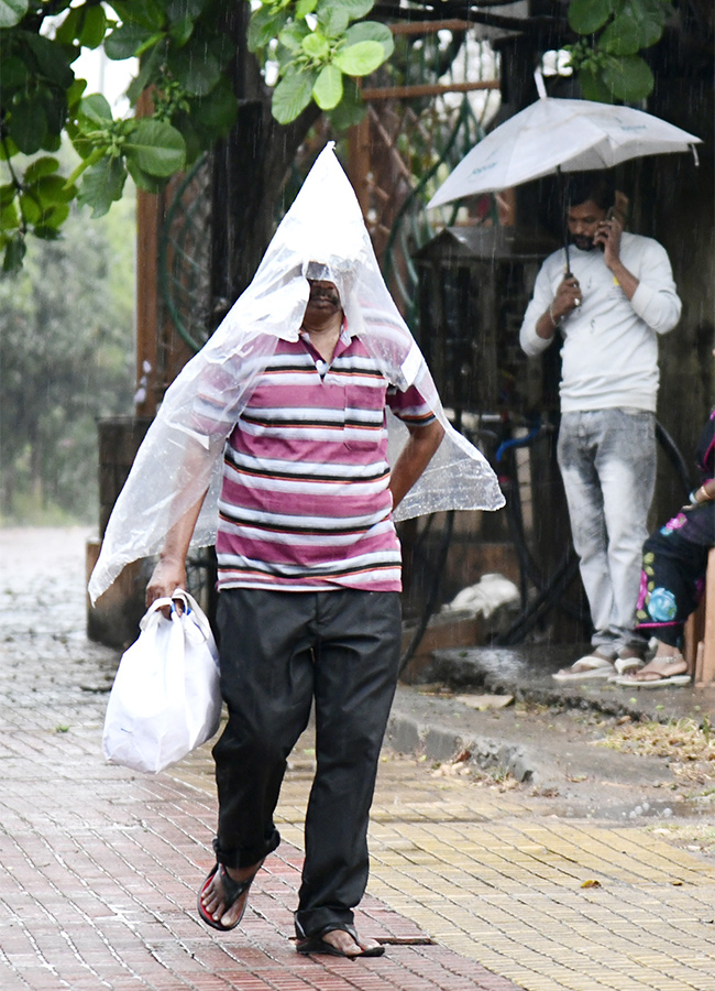 Heavy Rains in Visakhapatnam Photos - Sakshi3