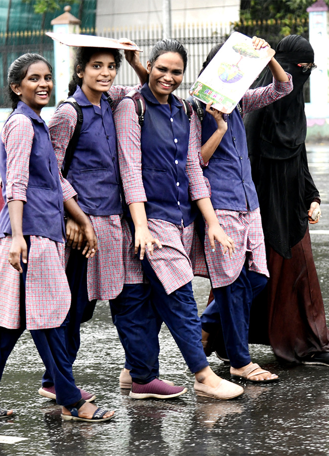 Heavy Rains in Visakhapatnam Photos - Sakshi5