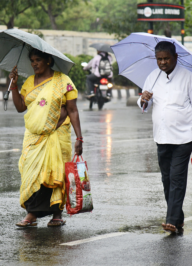 Heavy Rains in Visakhapatnam Photos - Sakshi7