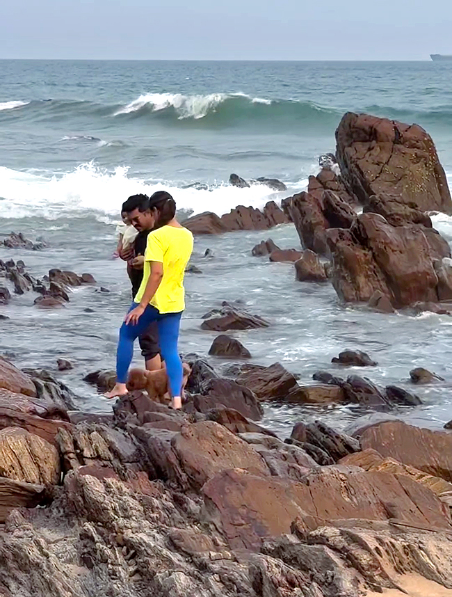 Ram Charan And Upasana Konidela Give First Beach Experience To Klin Kaara, Photos Gallery - Sakshi4