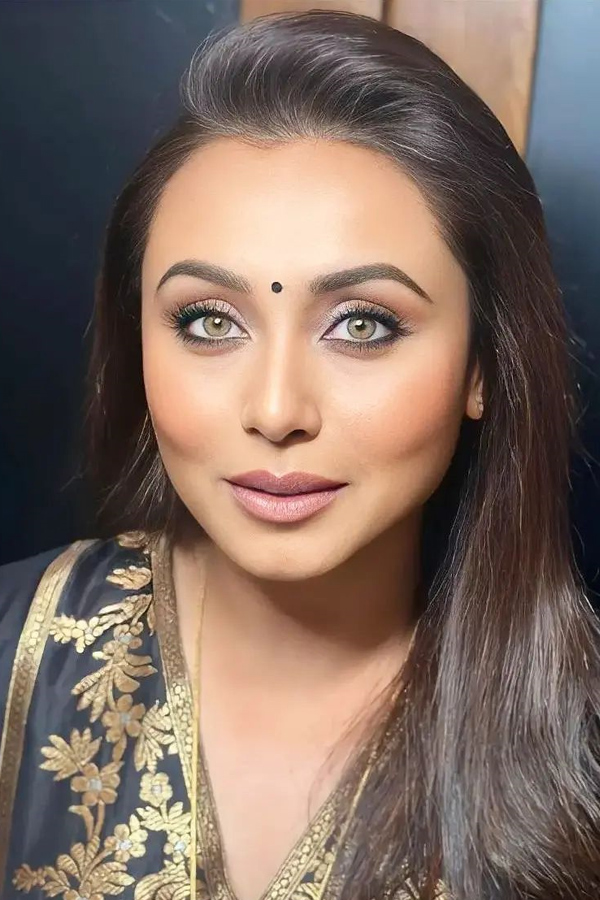 Interesting Facts About Bollywood Actress Rani Mukherjee Photos - Sakshi19