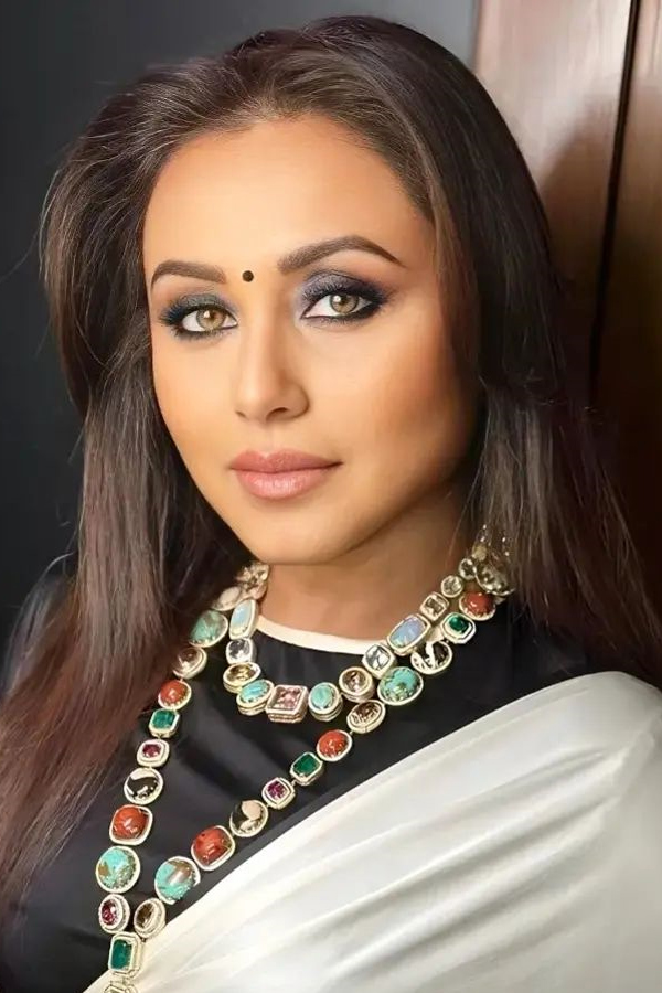 Interesting Facts About Bollywood Actress Rani Mukherjee Photos - Sakshi8