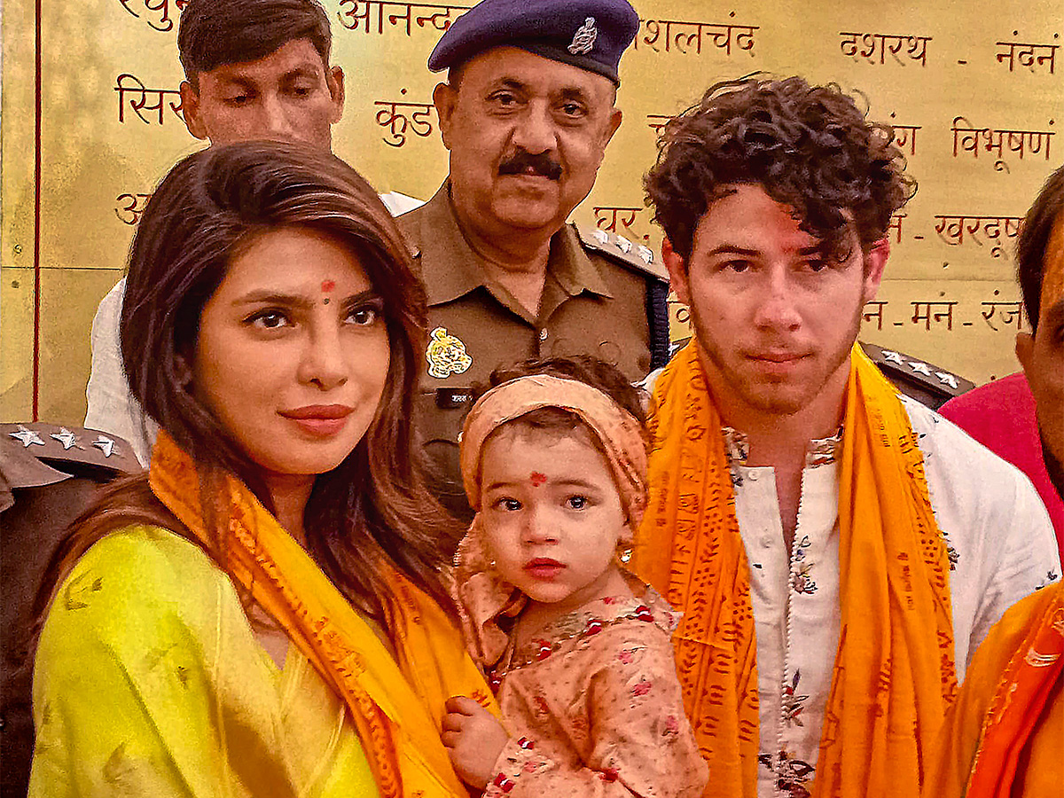 Priyanka Chopra husband Nick Jonas visits the Ram Temple in Ayodhya - Sakshi1