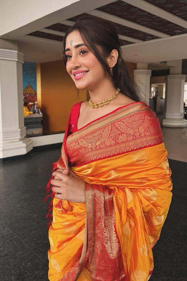 check these beauties in saree look - Sakshi20