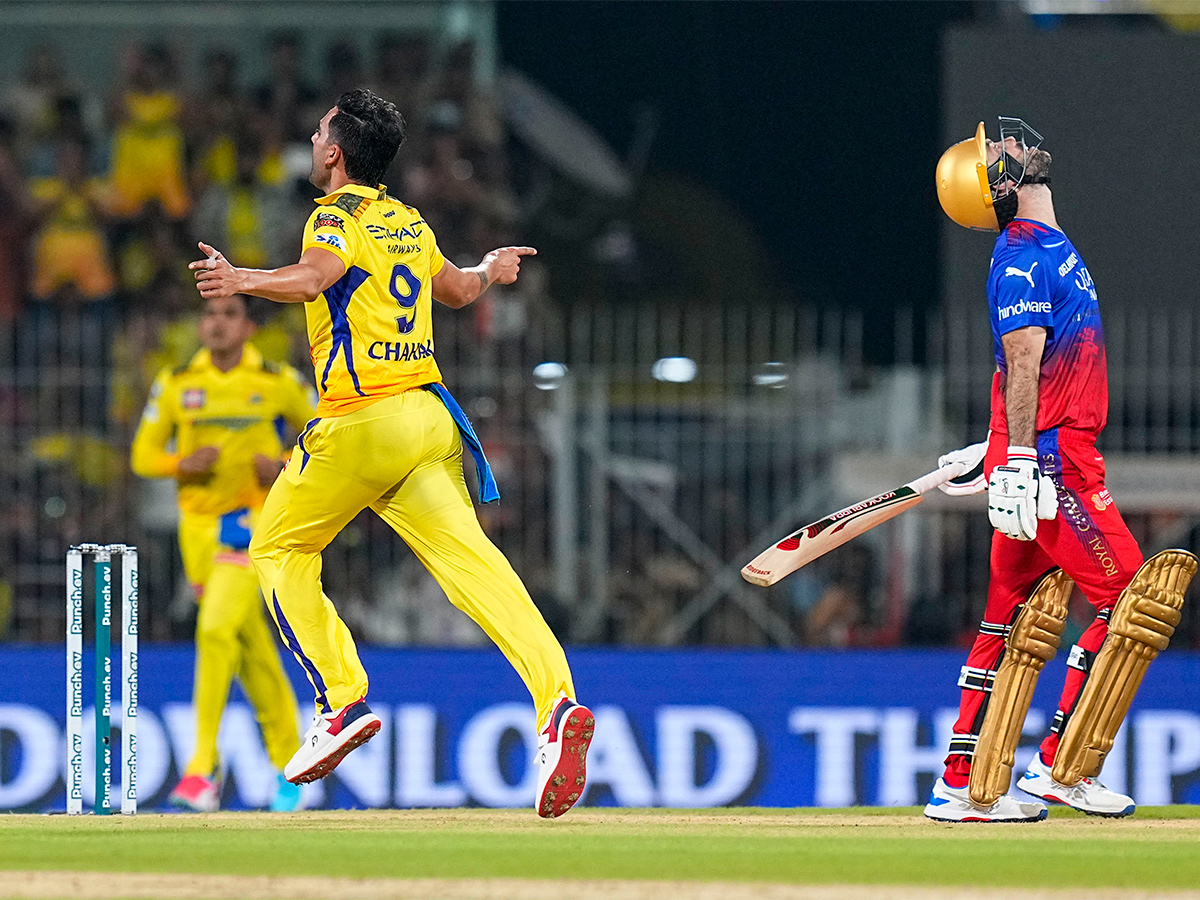 cricket match between Chennai Super Kings and Royal Challengers Bengaluru - Sakshi12