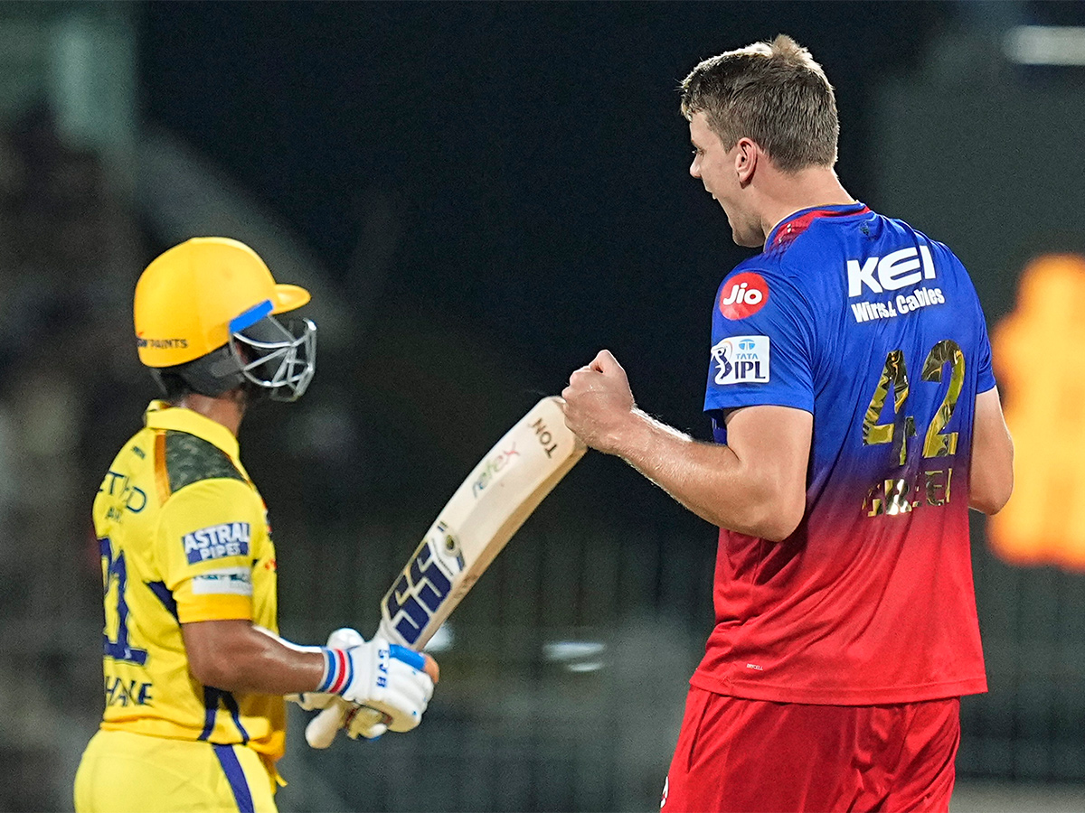 cricket match between Chennai Super Kings and Royal Challengers Bengaluru - Sakshi19