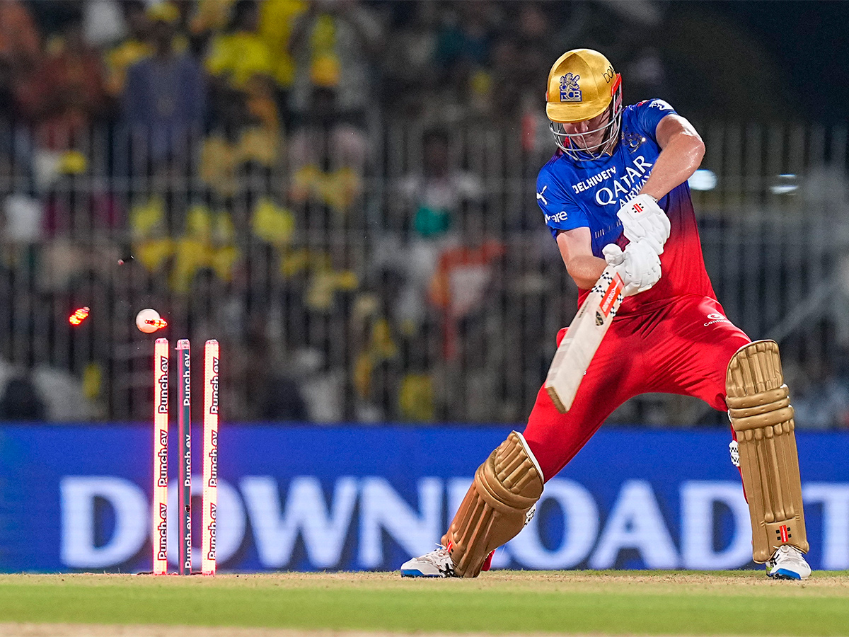 cricket match between Chennai Super Kings and Royal Challengers Bengaluru - Sakshi28