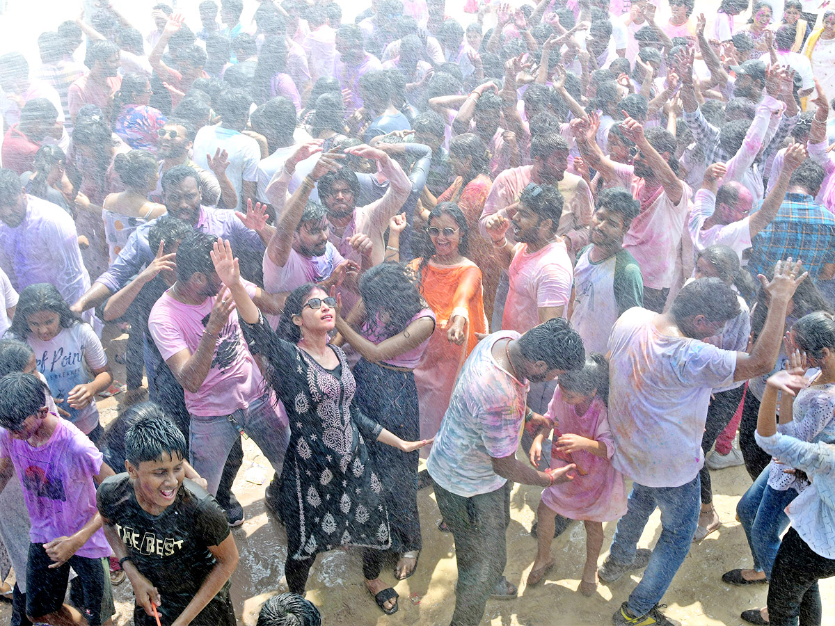 Hyderabad: Holi Celebrations at Huda Playground Photos - Sakshi21