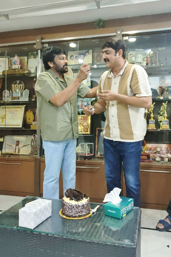 Megastar Chiranjeevi Celebrated Actor Srikanth Birthday Photos - Sakshi2