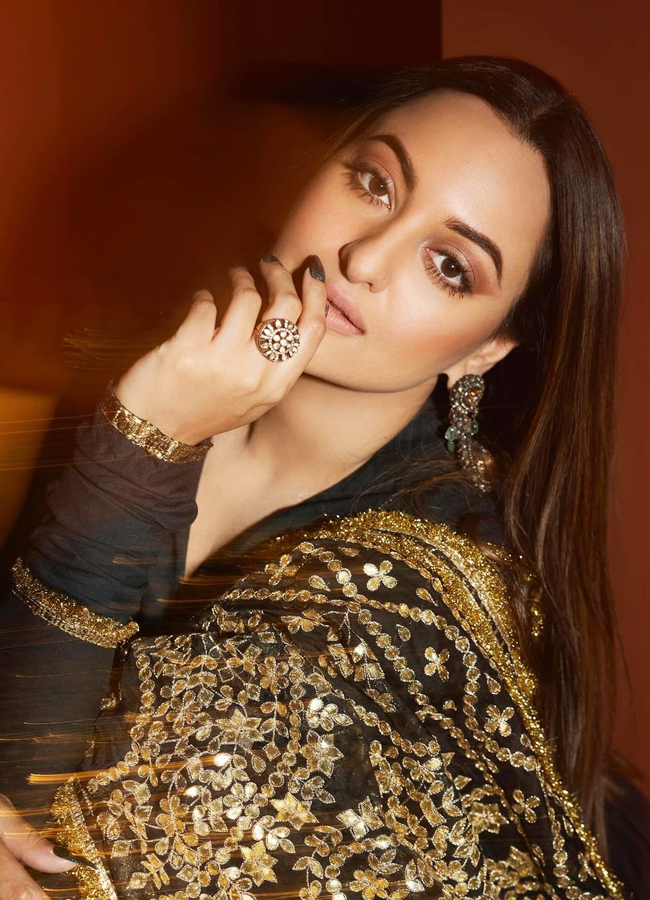 Bollywood Beauty Sonakshi Sinha In Stylish And Ethnic Wear Collection - Sakshi23