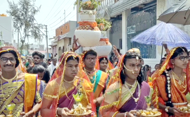 Village Men Dress up as Women to Celebrate Holi Photos - Sakshi8