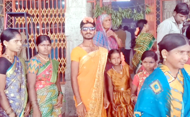 Village Men Dress up as Women to Celebrate Holi Photos - Sakshi10