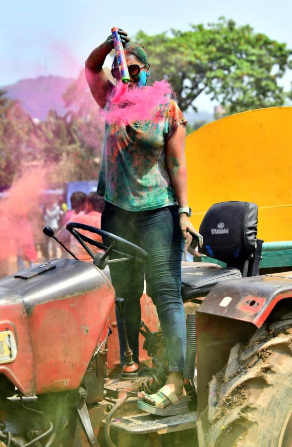 Holi Celebrations In Vijayawada Photos - Sakshi15