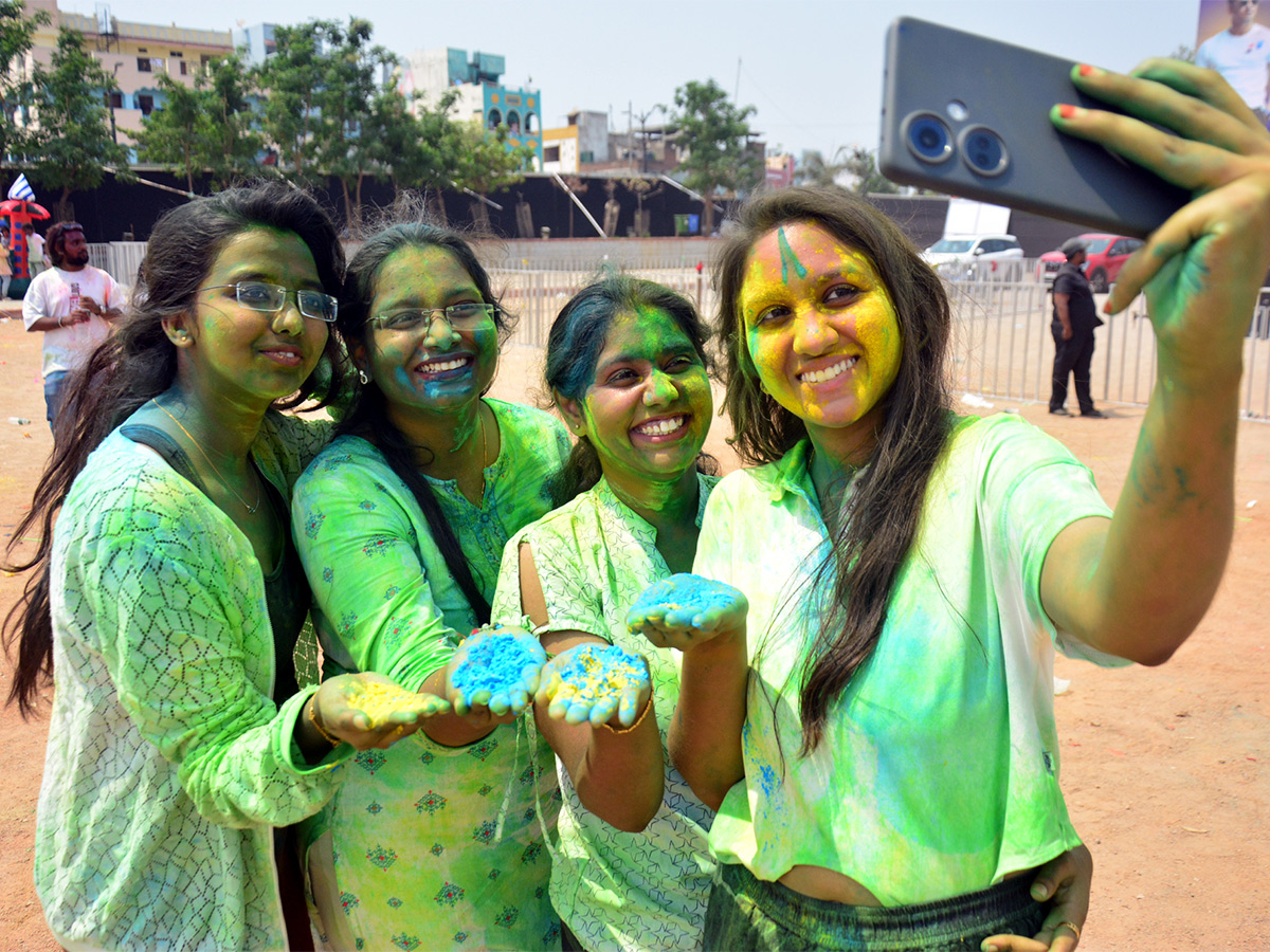 Holi 2024 Celebration in Hyderabad Photos - Sakshi13