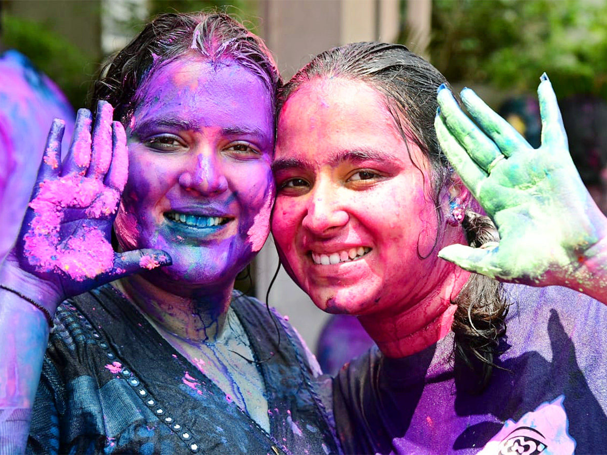 Holi Celebrations at Vizag RK Beach - Sakshi2