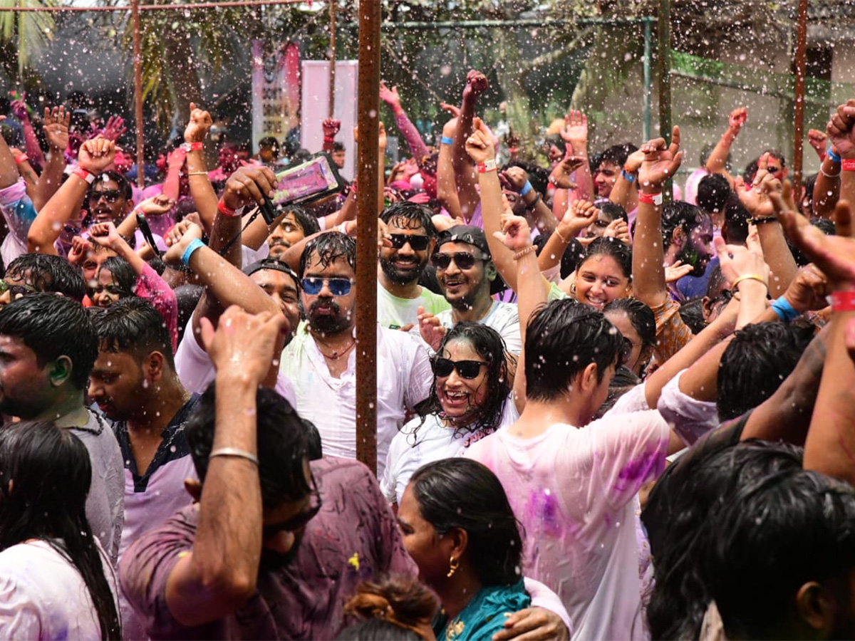 Holi Celebrations at Vizag RK Beach - Sakshi21