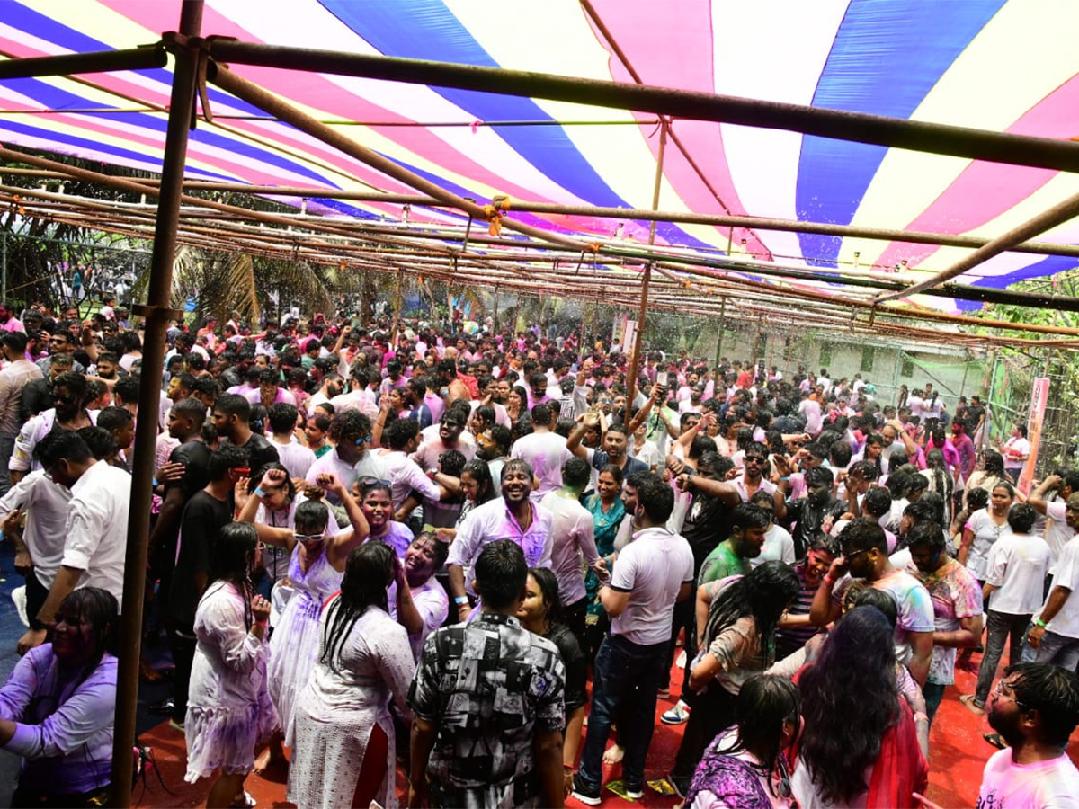 Holi Celebrations at Vizag RK Beach - Sakshi22