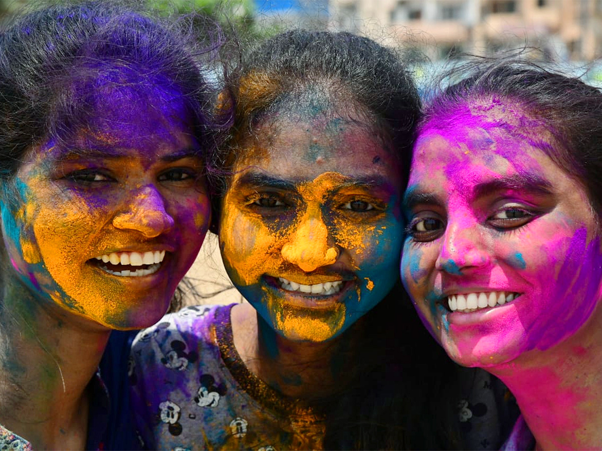 Holi Celebrations at Vizag RK Beach - Sakshi24