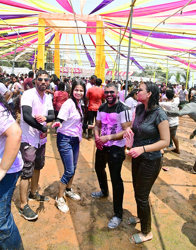 Holi Celebrations at Vizag RK Beach - Sakshi26