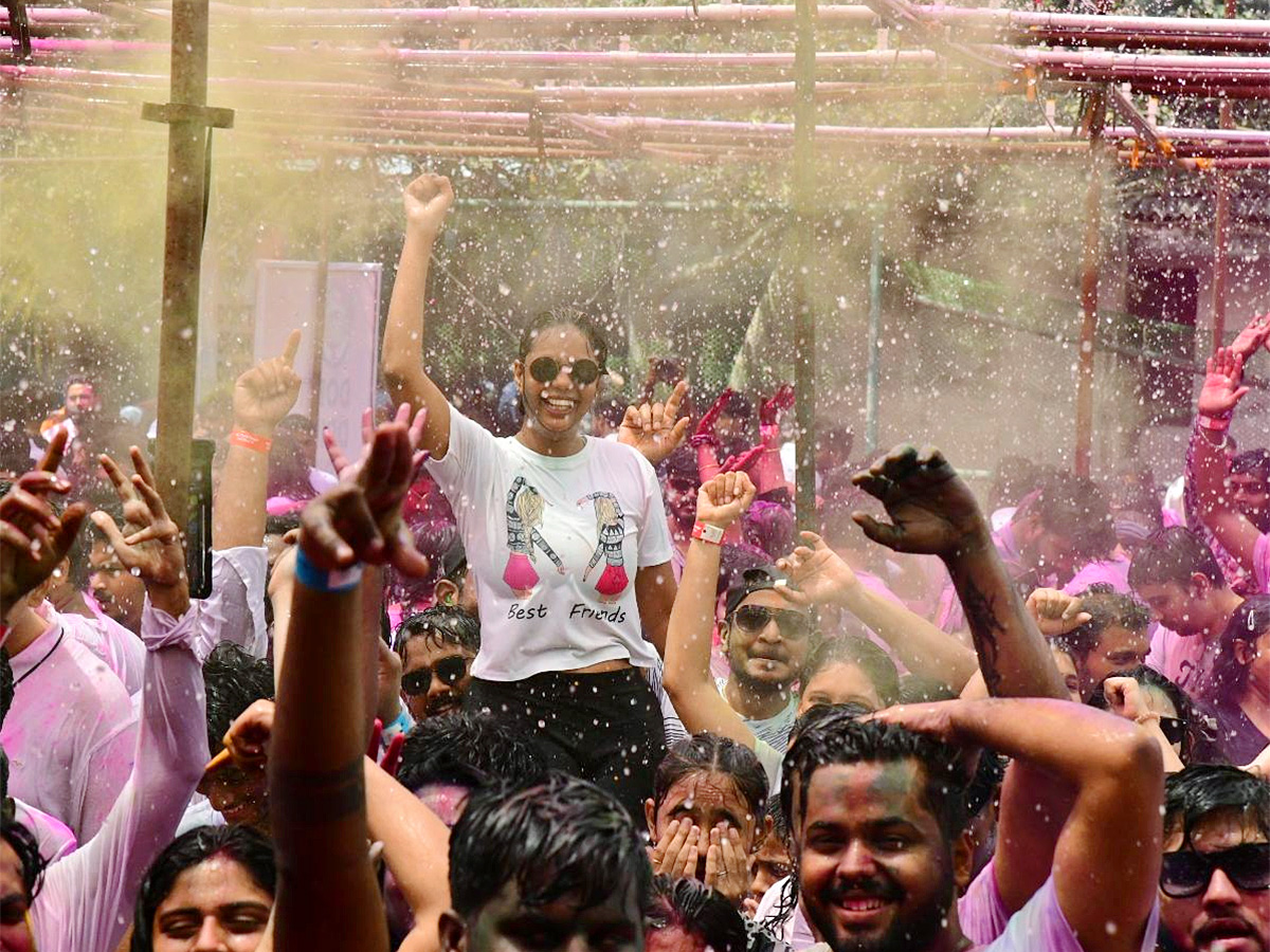 Holi Celebrations at Vizag RK Beach - Sakshi4