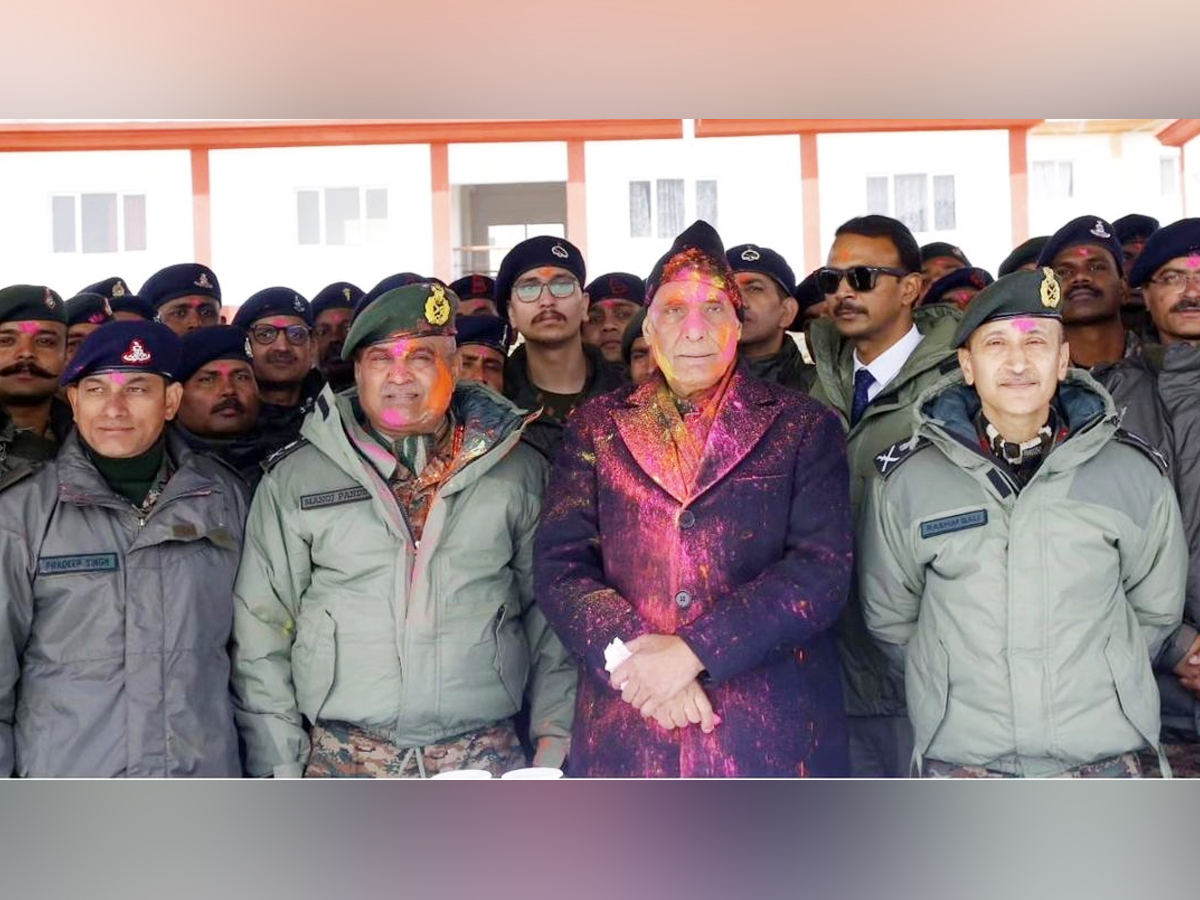 Grand Holi Celebrations Of Indian Army At Ladakh - Sakshi3