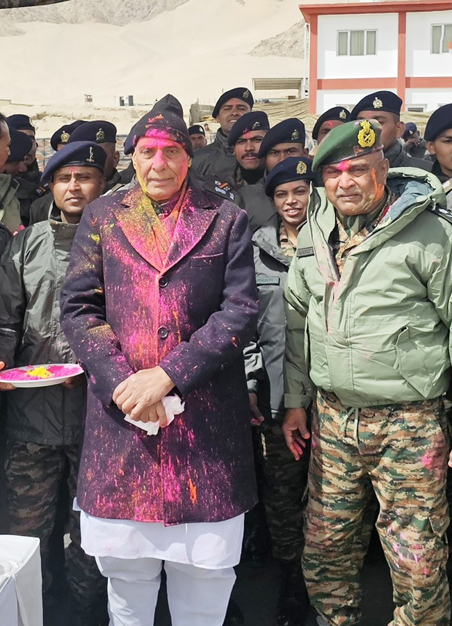 Grand Holi Celebrations Of Indian Army At Ladakh - Sakshi4