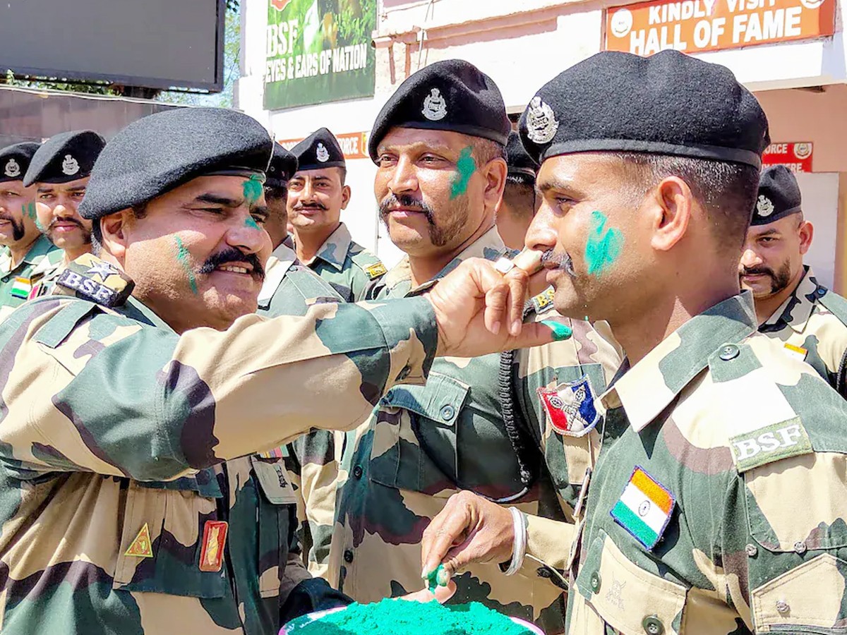 Grand Holi Celebrations Of Indian Army At Ladakh - Sakshi15