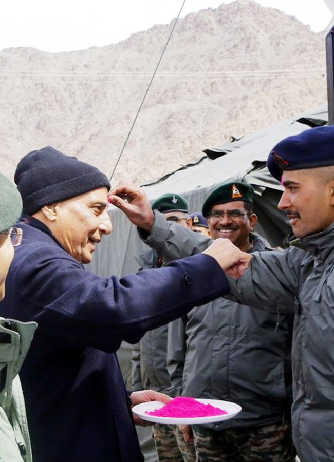 Grand Holi Celebrations Of Indian Army At Ladakh - Sakshi10