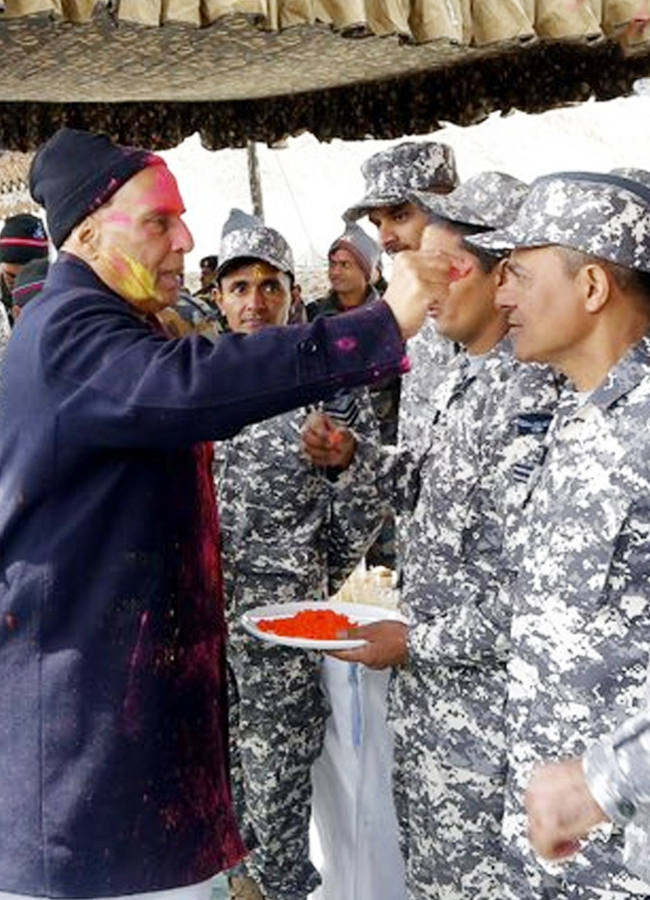 Grand Holi Celebrations Of Indian Army At Ladakh - Sakshi11